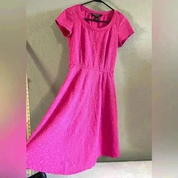 Signature by Robbie Bee Quarter Sleeve Hot Pink Summer Dress Size Small - Picture 2 of 8